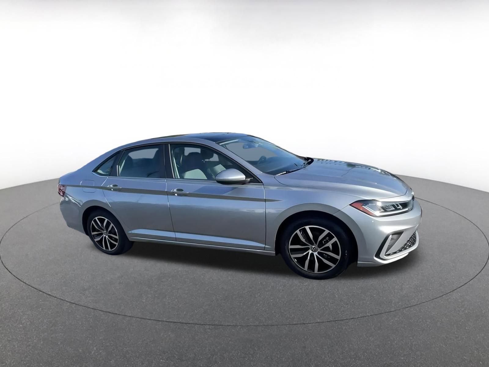 Thumbnail: 2025 Volkswagen Jetta - 2