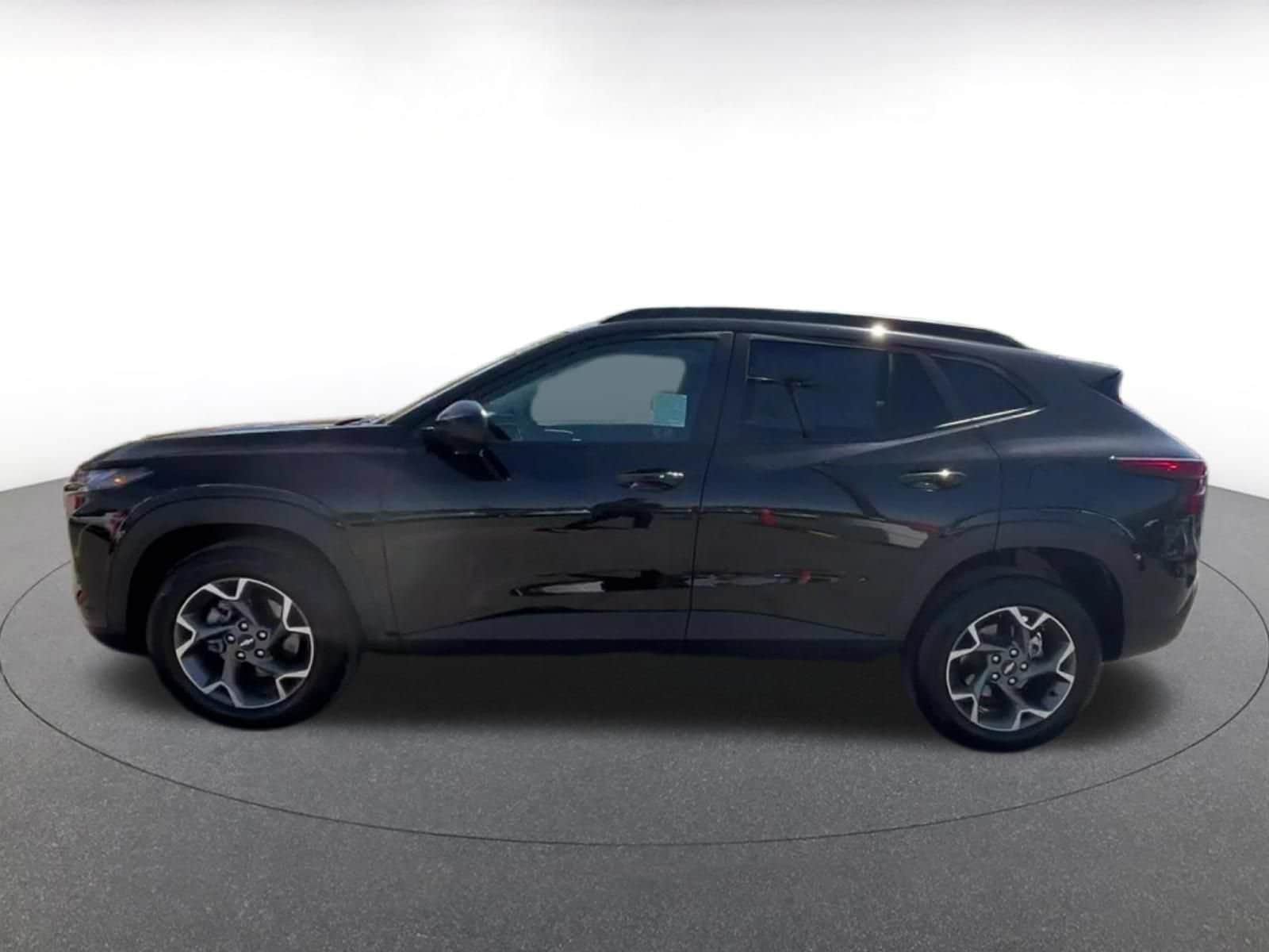 Thumbnail: 2025 Chevrolet Trax - 9