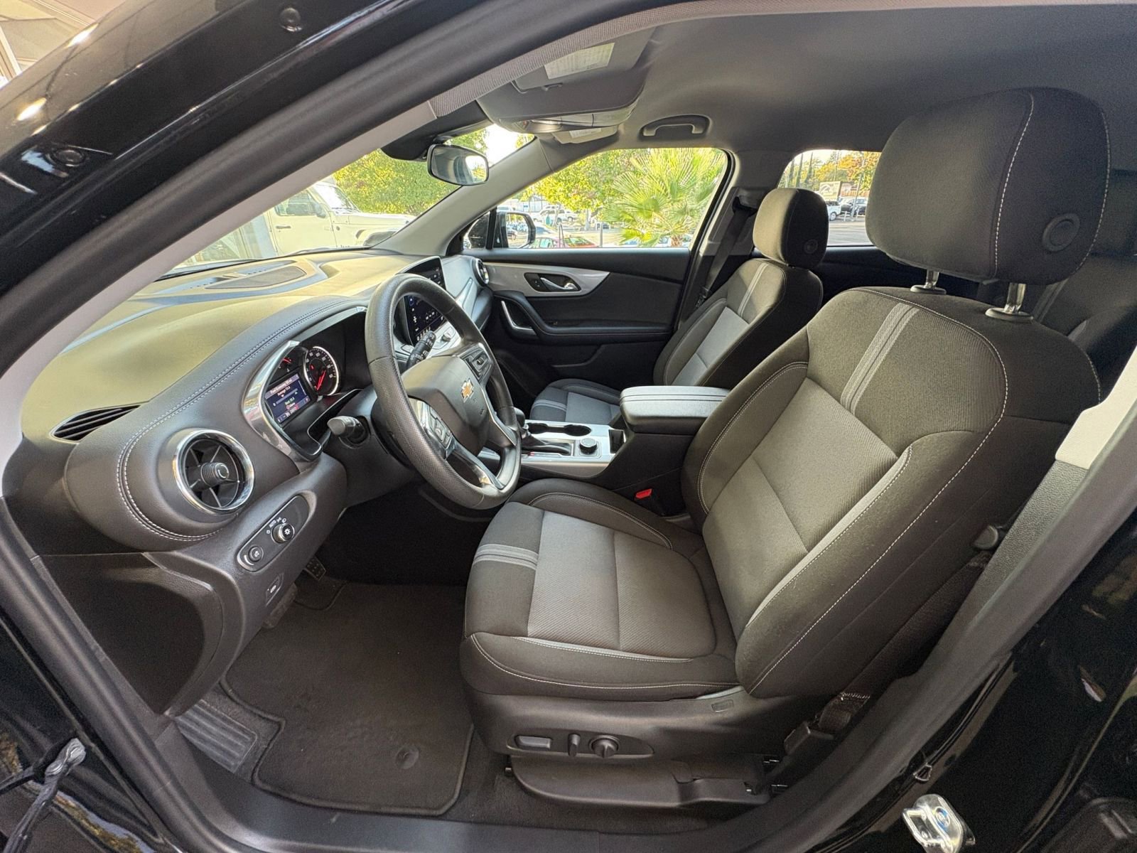 Thumbnail: 2025 Chevrolet Blazer - 27