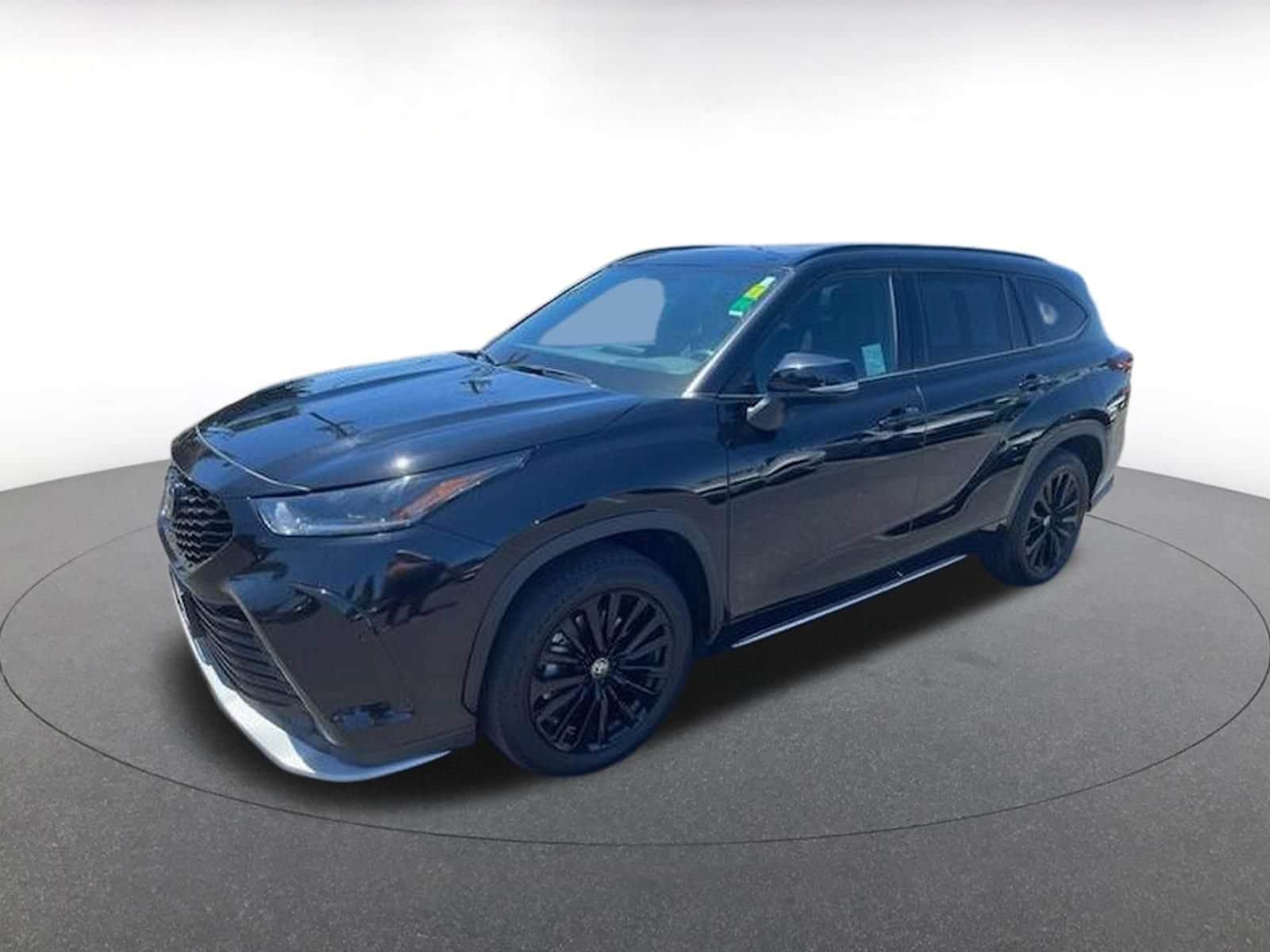 Thumbnail: 2025 Toyota Highlander - 3