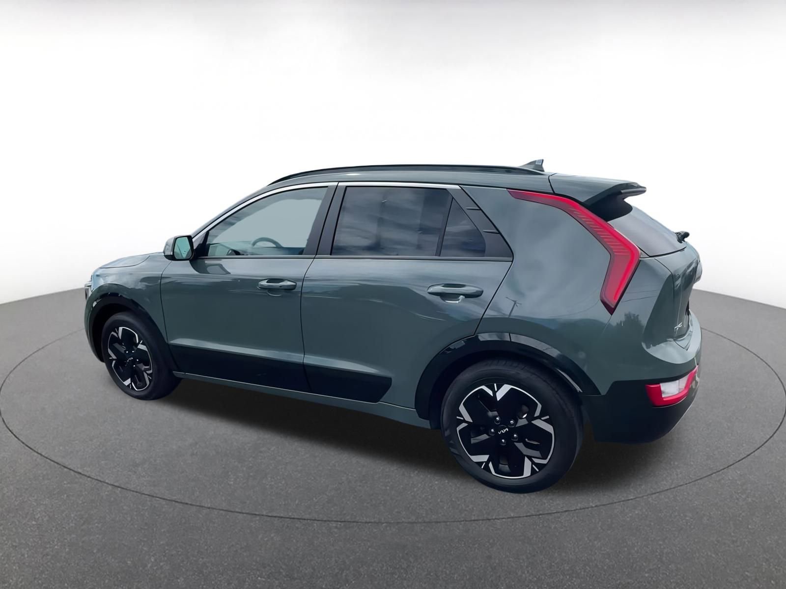 Thumbnail: 2023 Kia Niro - 10
