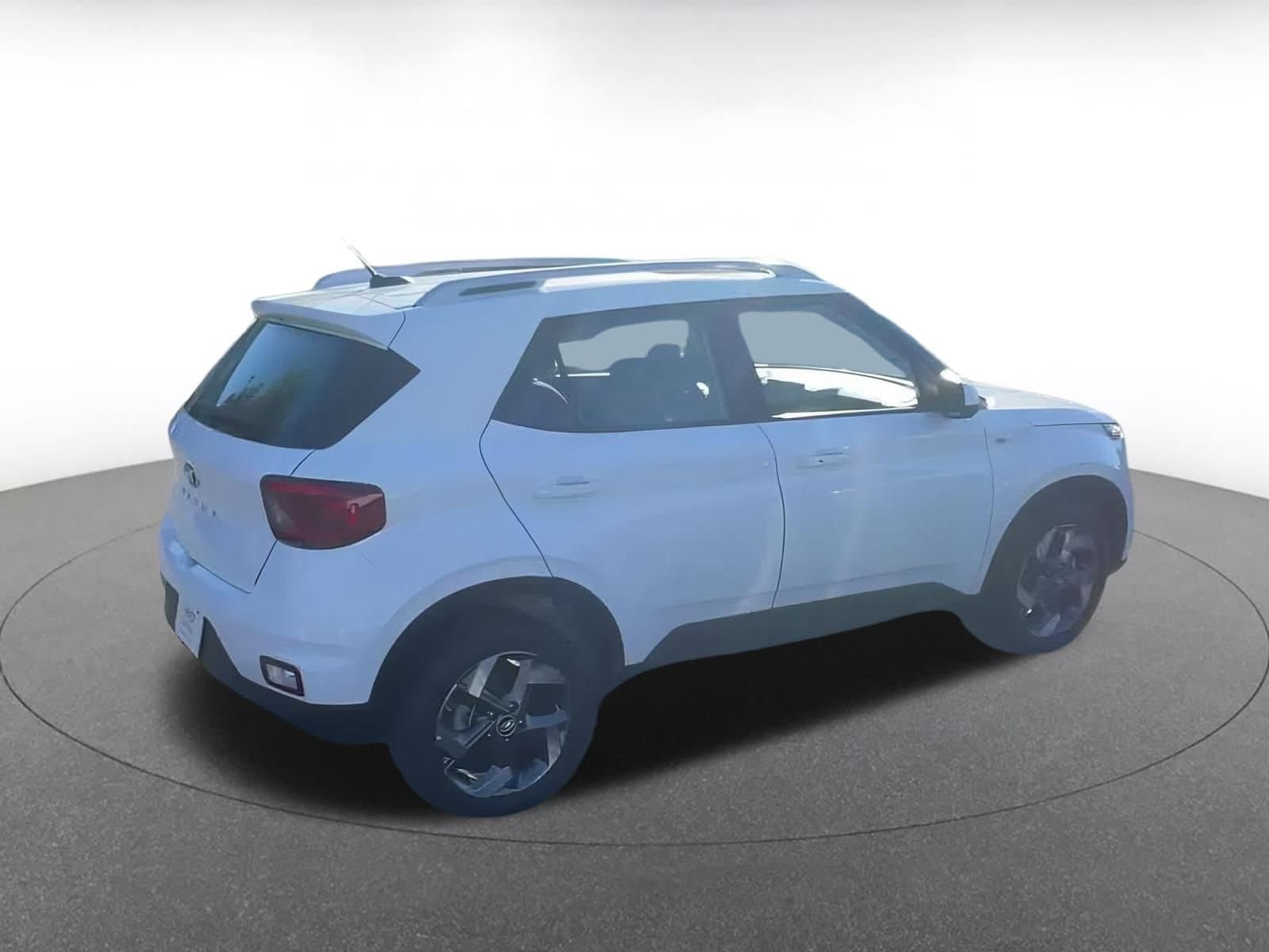 Thumbnail: 2025 Hyundai Venue - 15