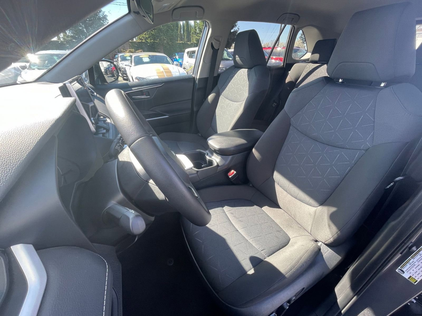 Thumbnail: 2025 Toyota RAV4 - 31