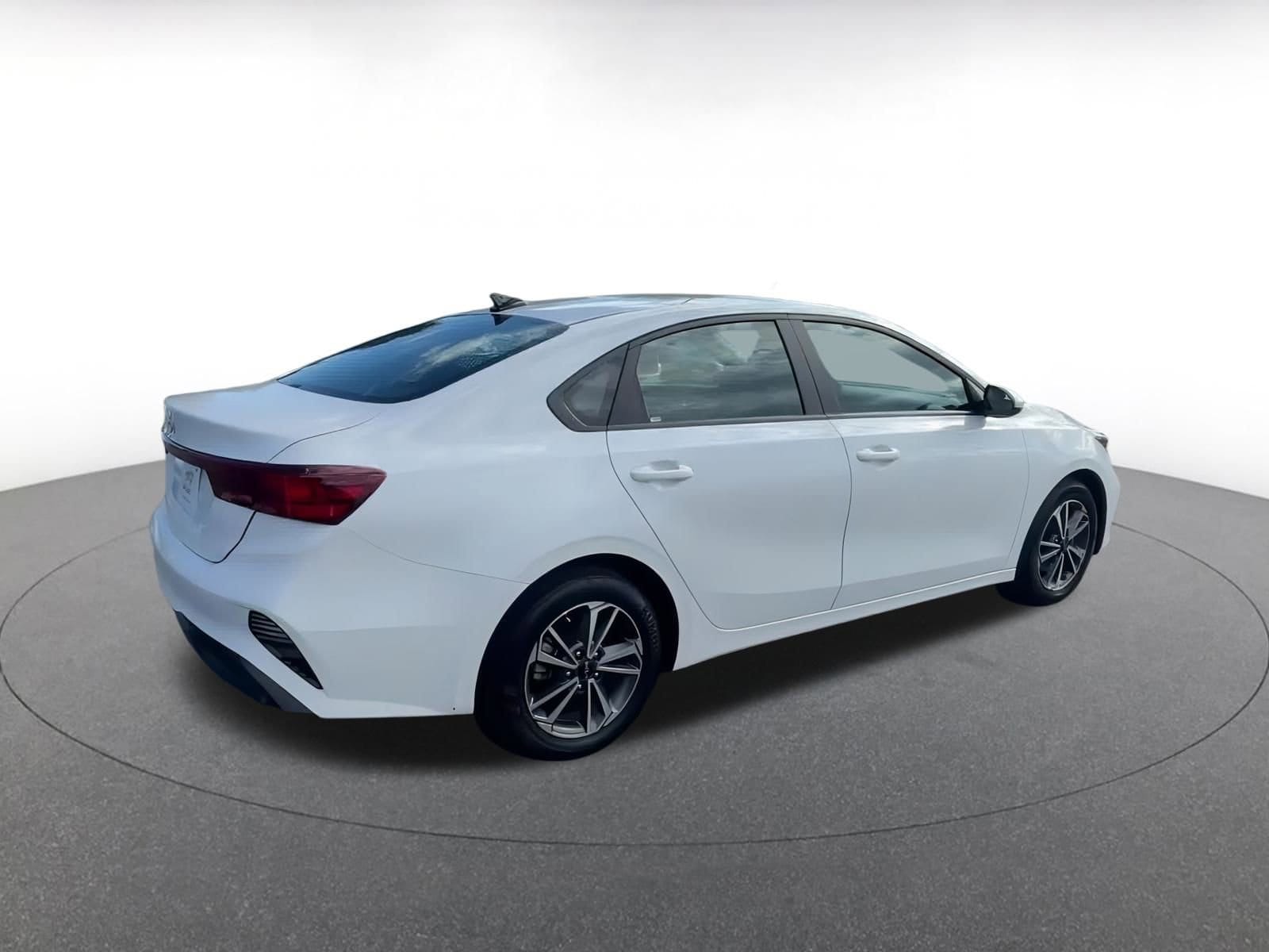 Thumbnail: 2024 Kia Forte - 15