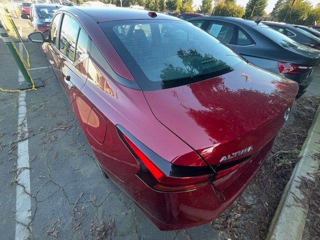 Thumbnail: 2025 Nissan Altima - 4