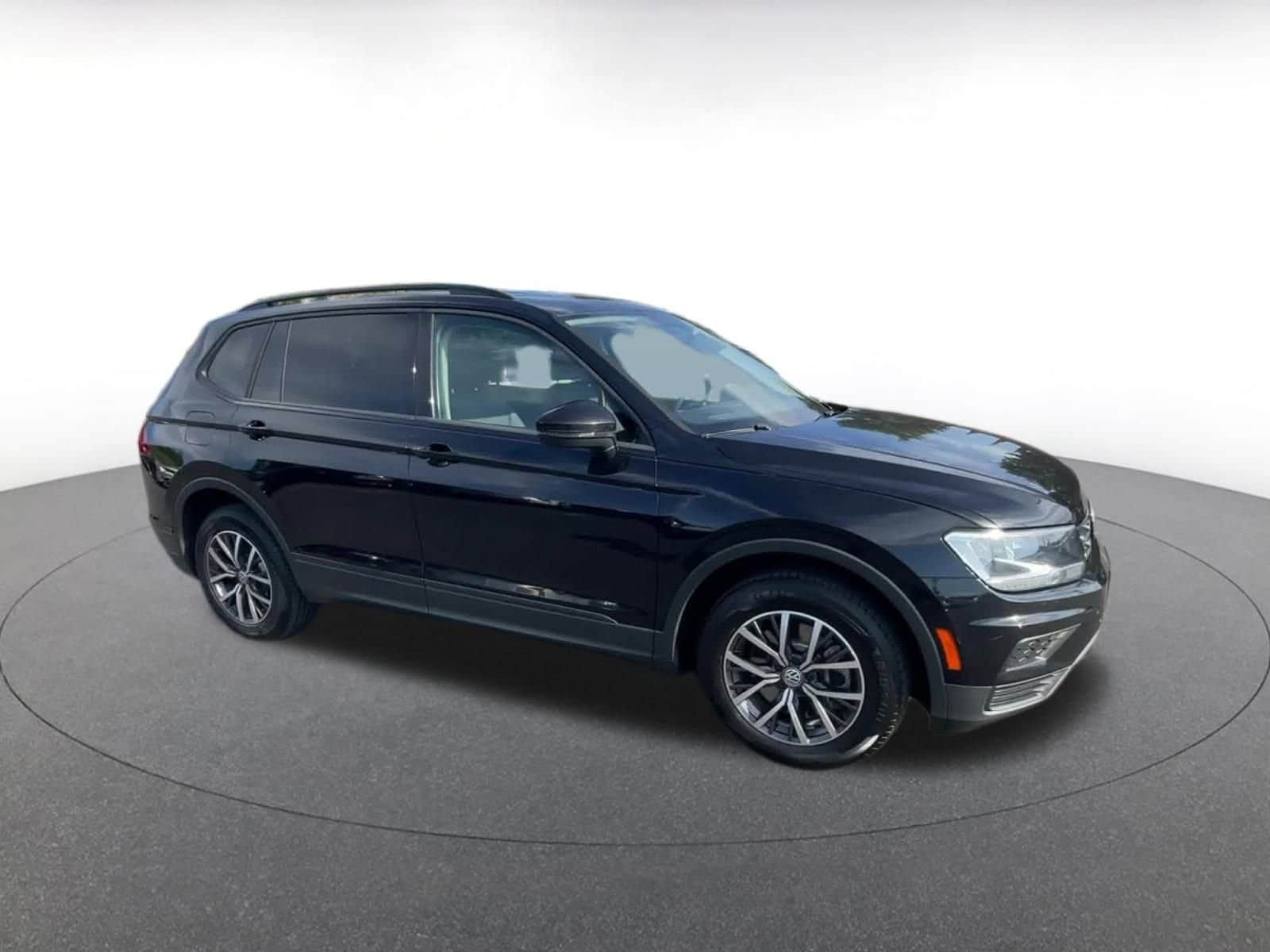 Thumbnail: 2021 Volkswagen Tiguan - 2