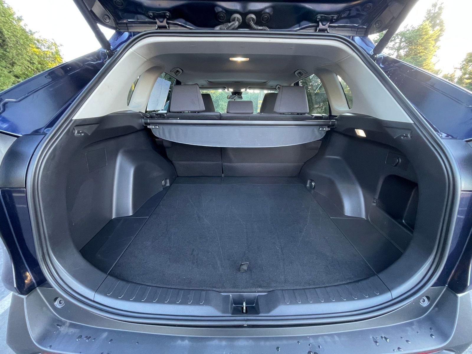 Thumbnail: 2025 Toyota RAV4 - 31