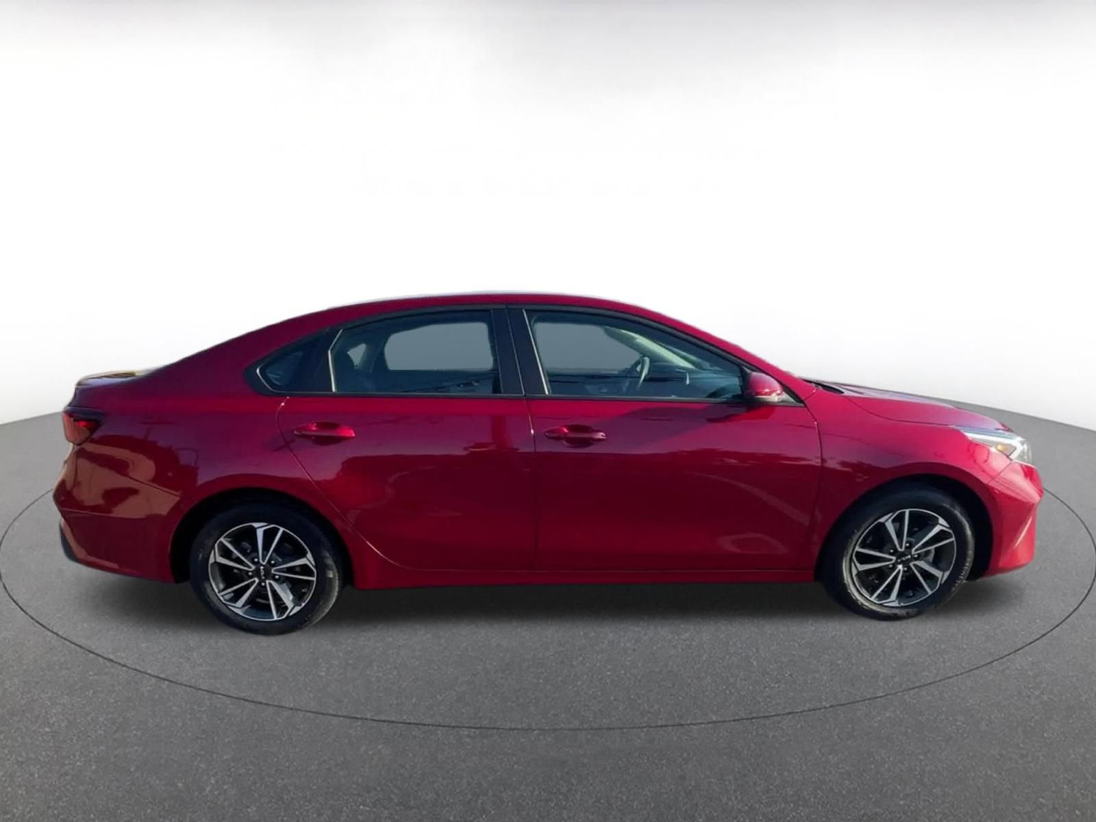 Thumbnail: 2024 Kia Forte - 16