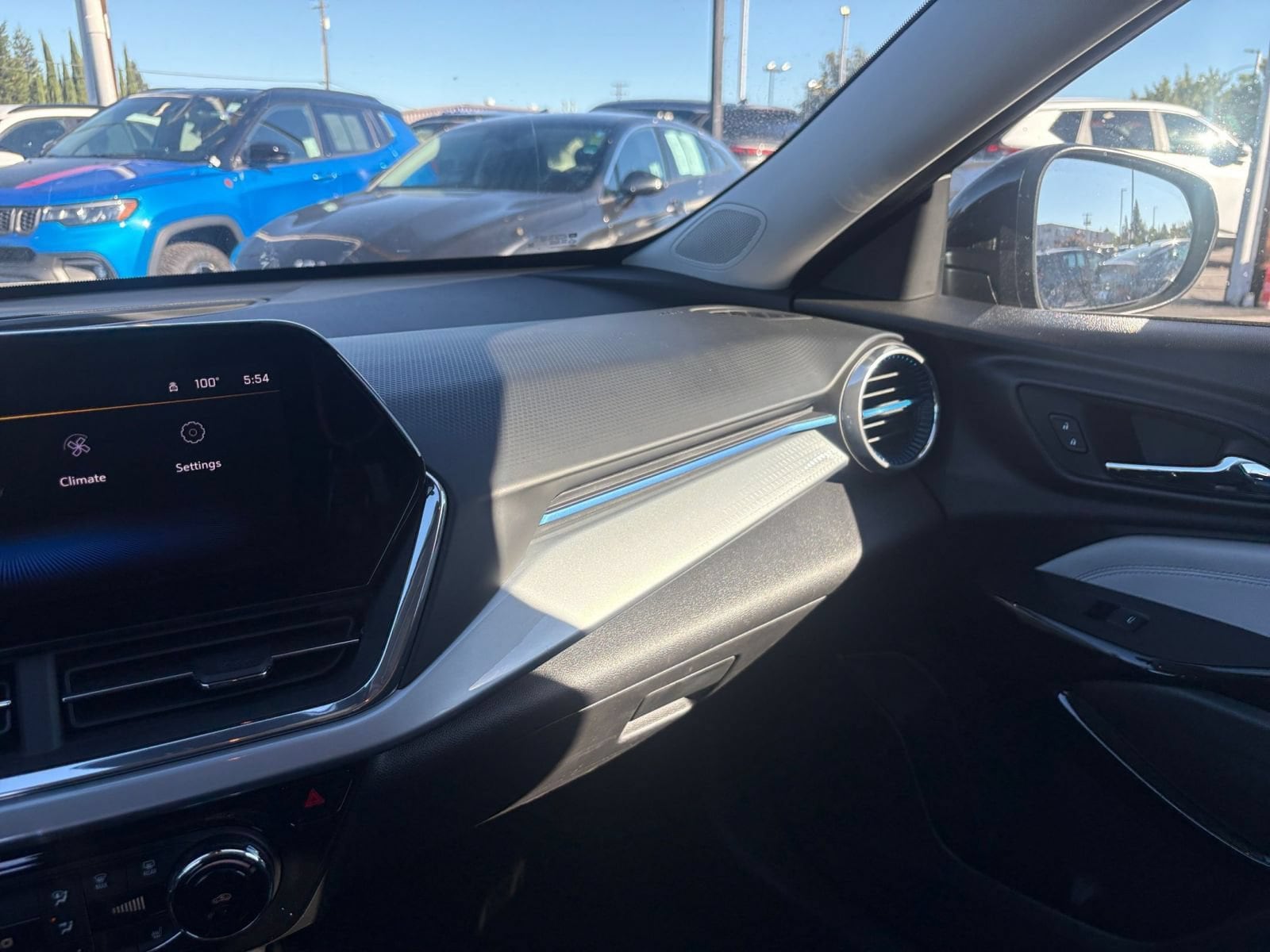 Thumbnail: 2025 Chevrolet Trax - 34