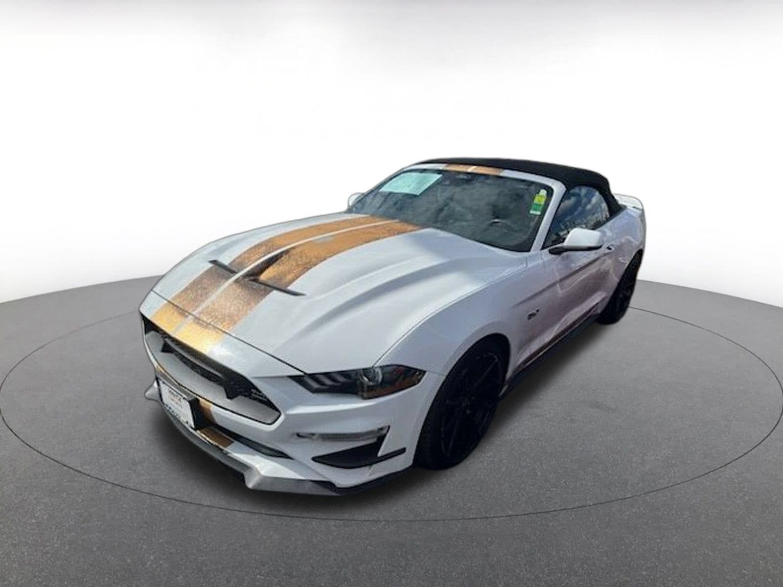 Thumbnail: 2022 Ford Mustang - 3
