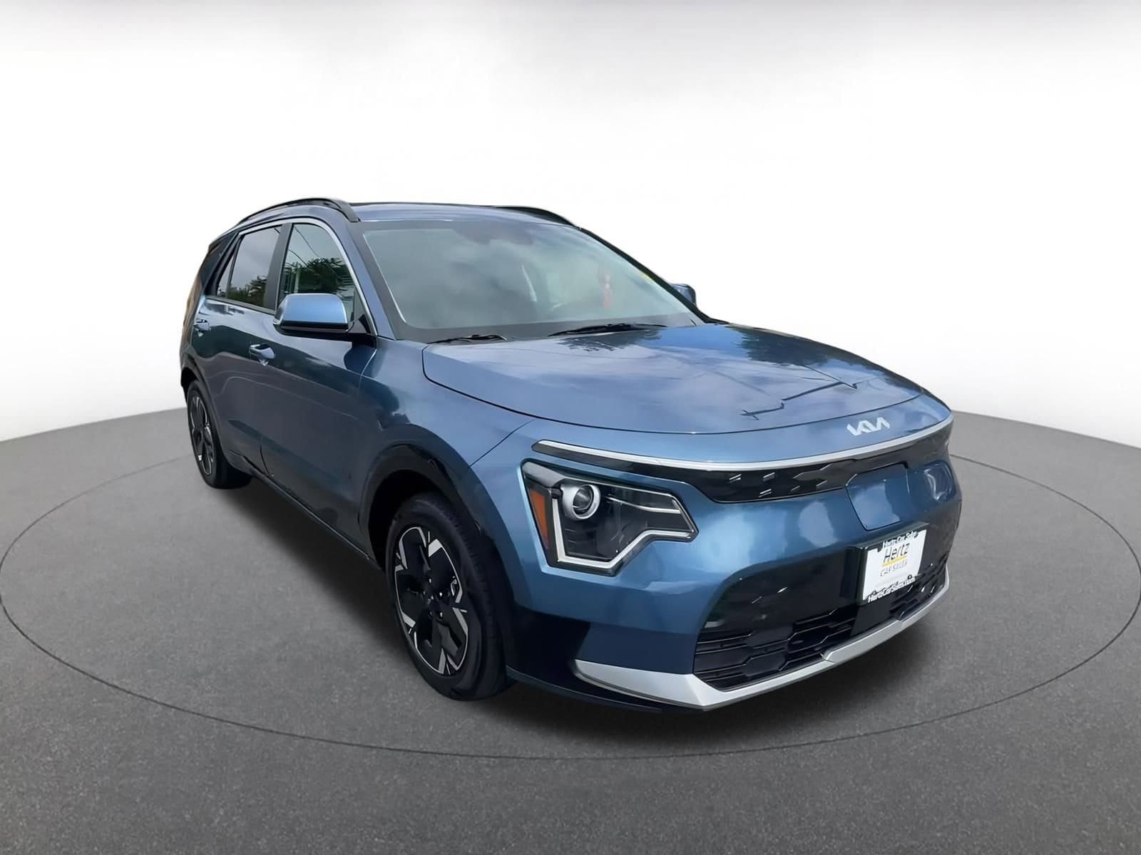 Thumbnail: 2023 Kia Niro - 3