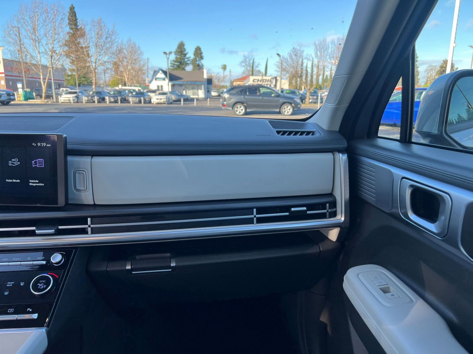 Thumbnail: 2025 Hyundai Santa Fe - 32