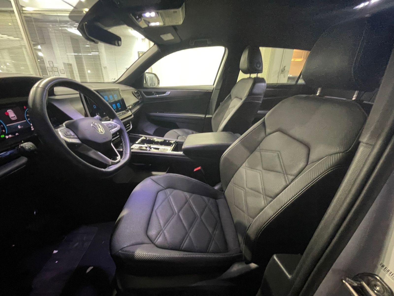 Thumbnail: 2025 Volkswagen Atlas - 28