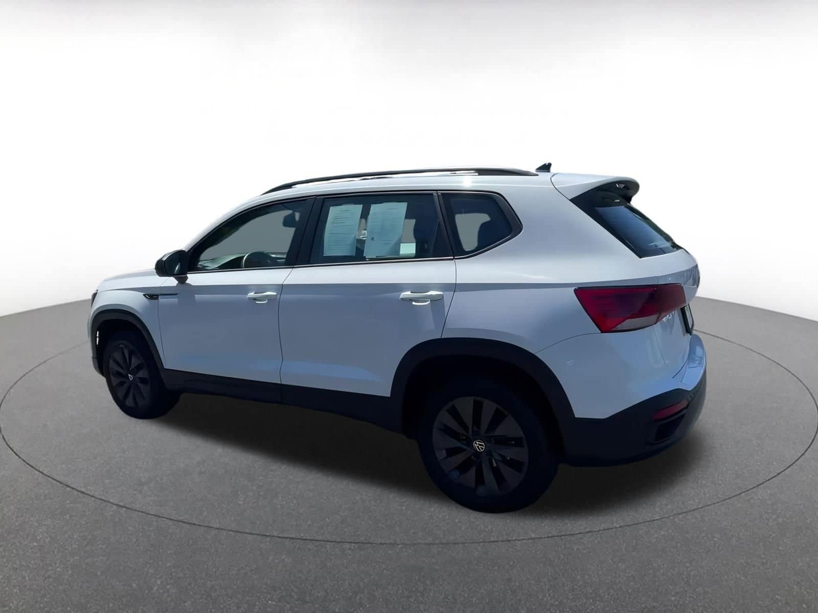 Thumbnail: 2024 Volkswagen Taos - 10