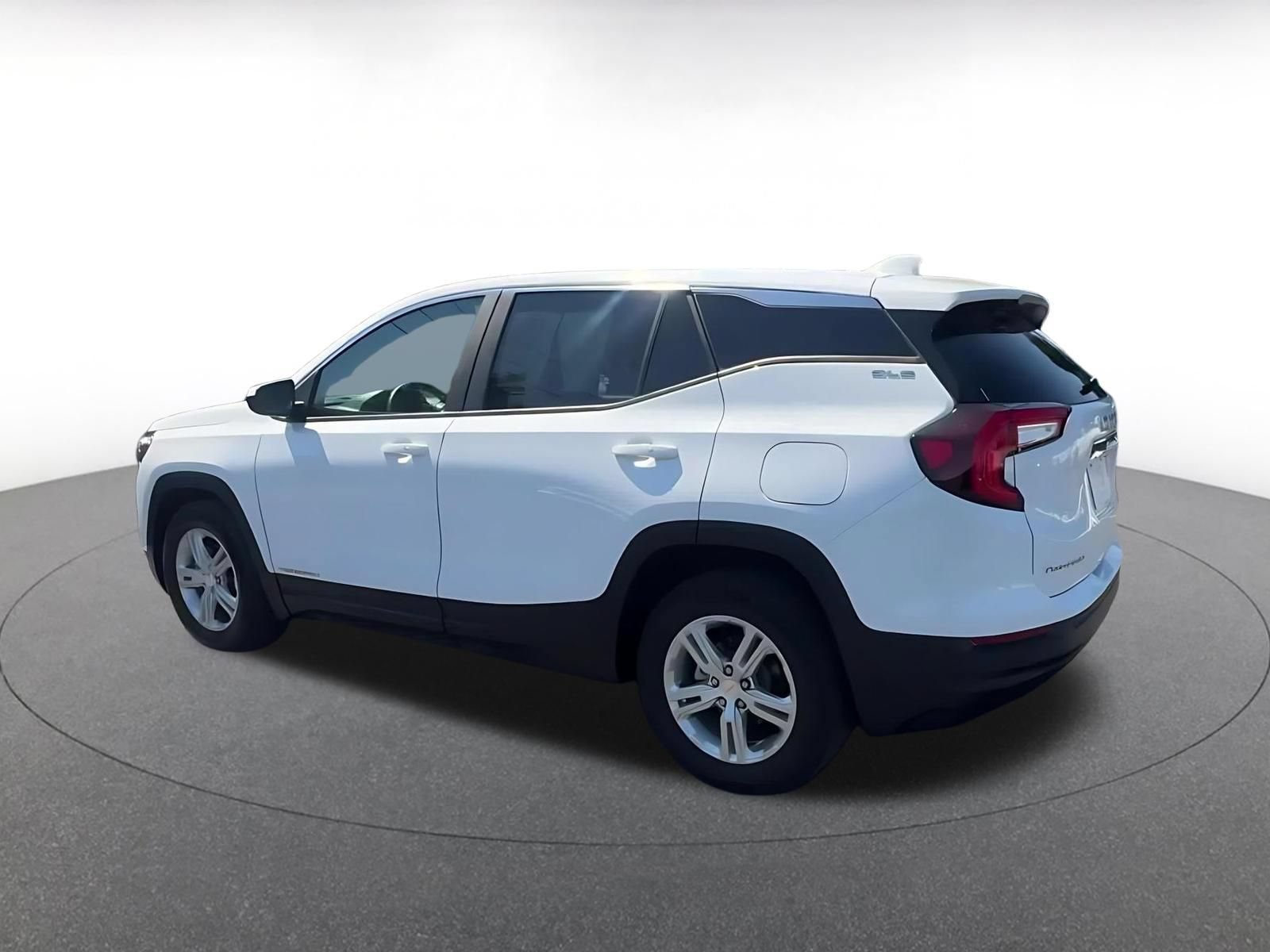 Thumbnail: 2024 GMC Terrain - 10