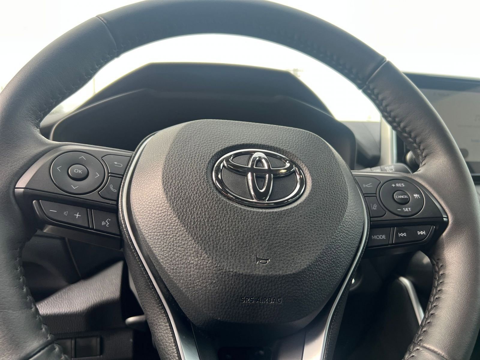 Thumbnail: 2025 Toyota RAV4 - 28