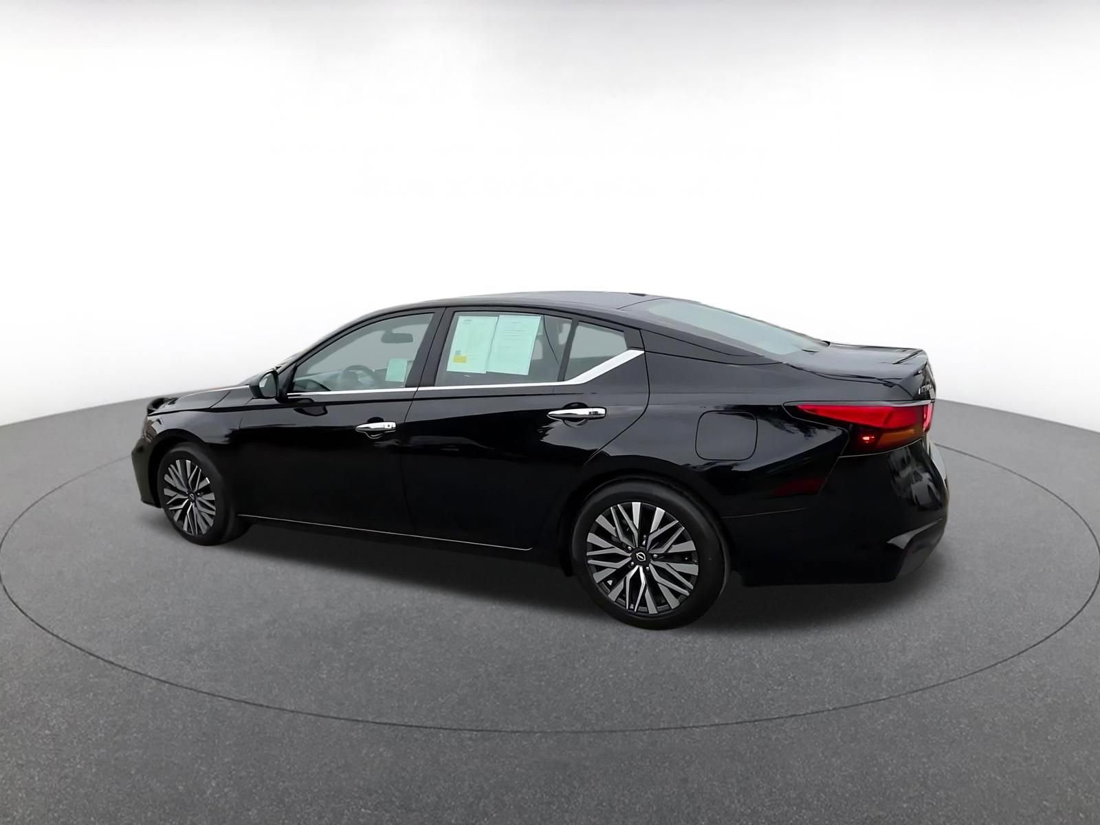 Thumbnail: 2025 Nissan Altima - 10