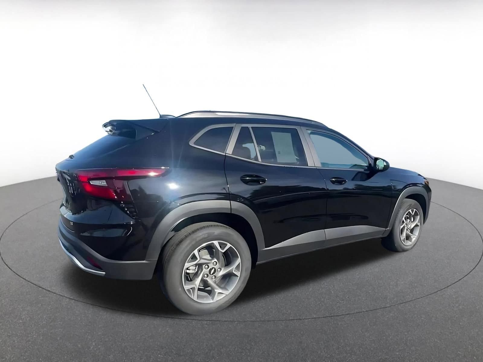 Thumbnail: 2025 Chevrolet Trax - 15