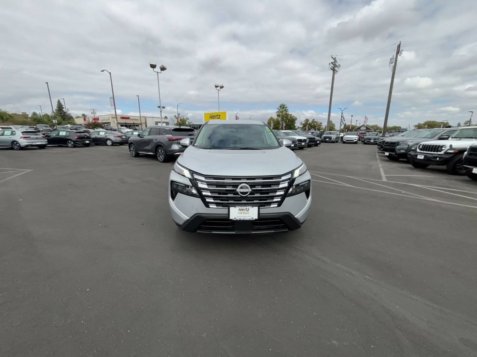 Thumbnail: 2025 Nissan Rogue - 4