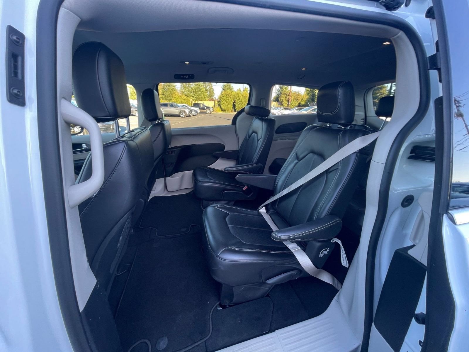 Thumbnail: 2024 Chrysler Pacifica - 25