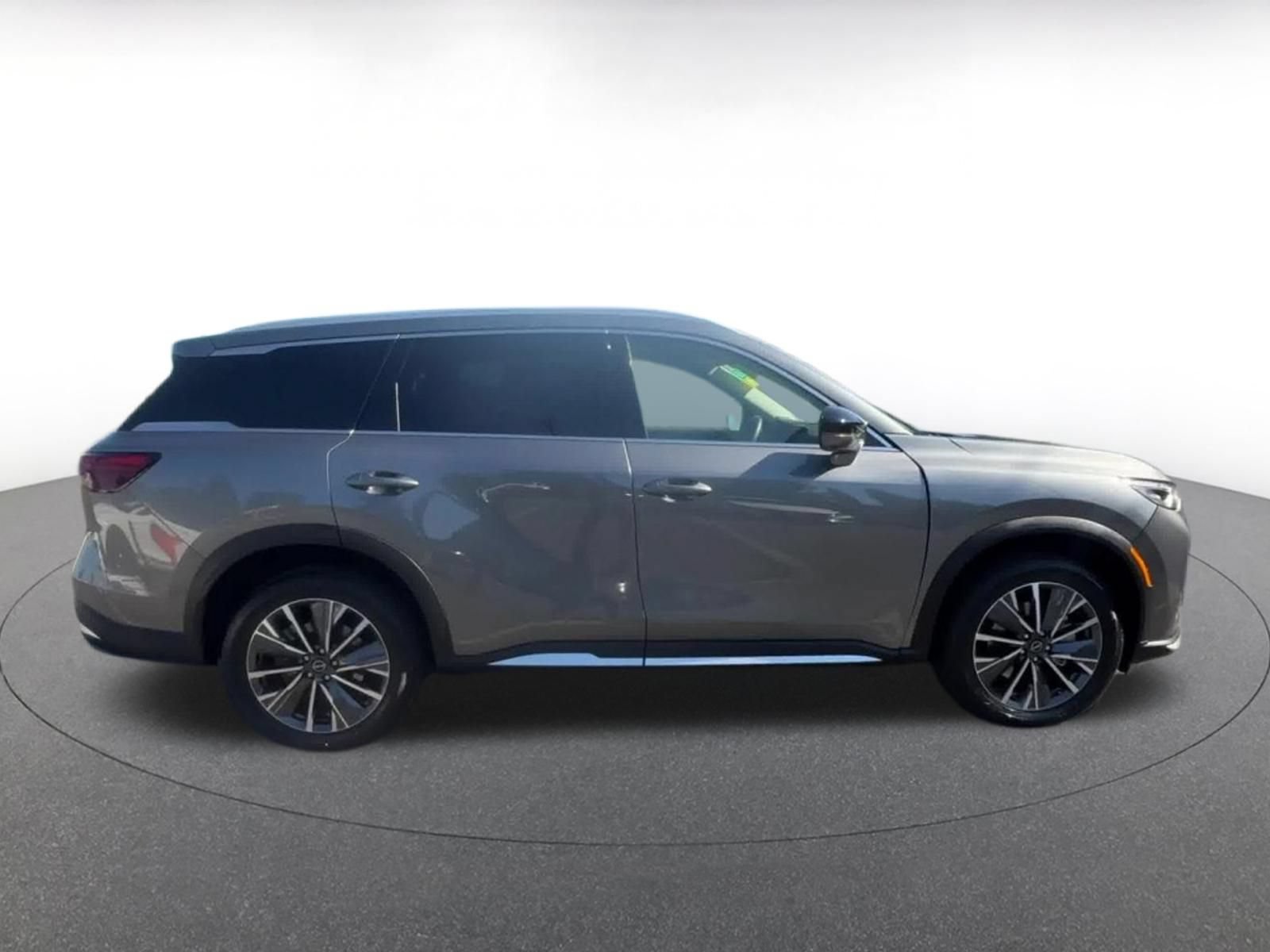 Thumbnail: 2026 INFINITI QX60 - 16