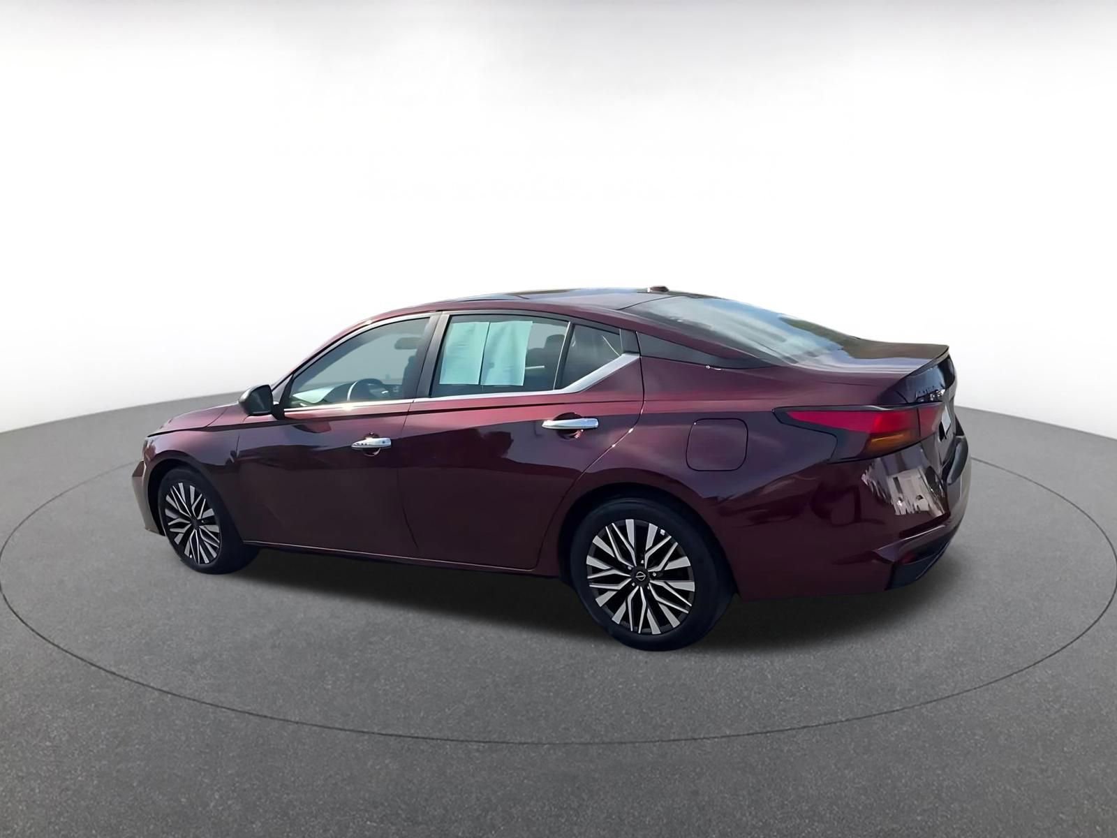 Thumbnail: 2025 Nissan Altima - 9