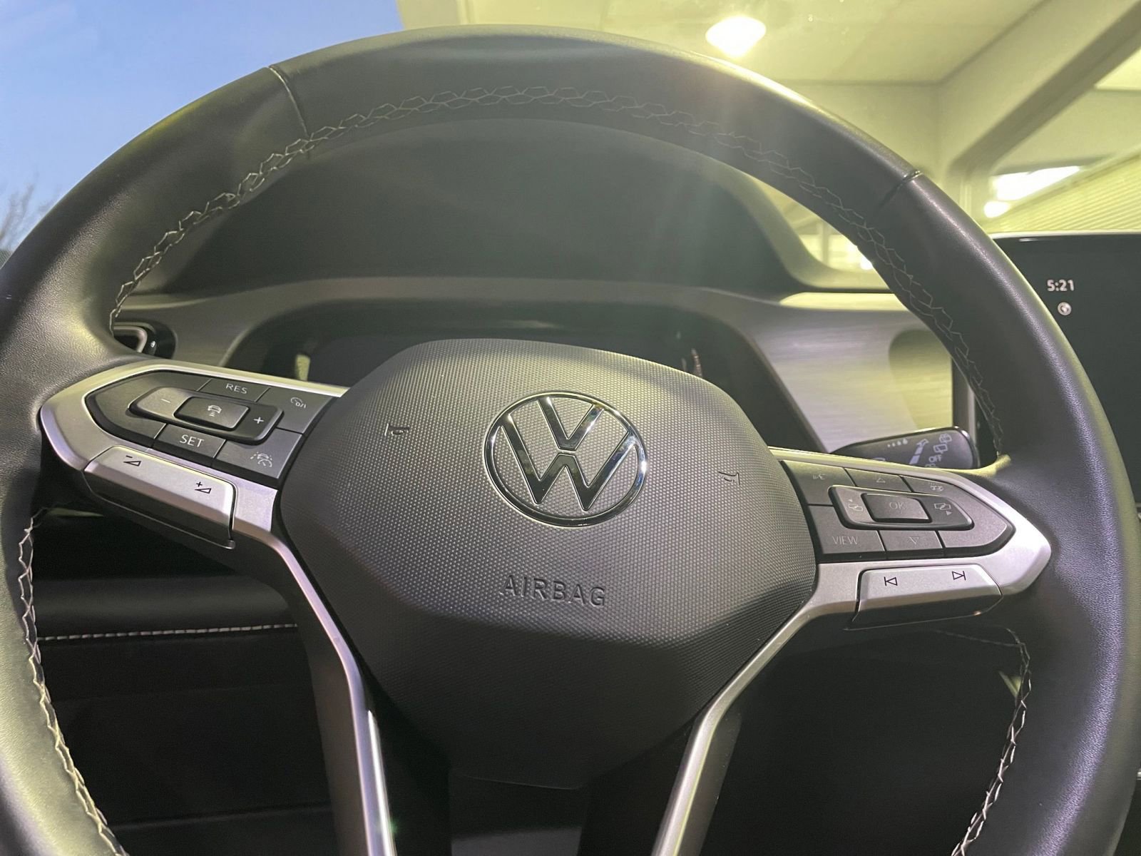 Thumbnail: 2025 Volkswagen Atlas - 29