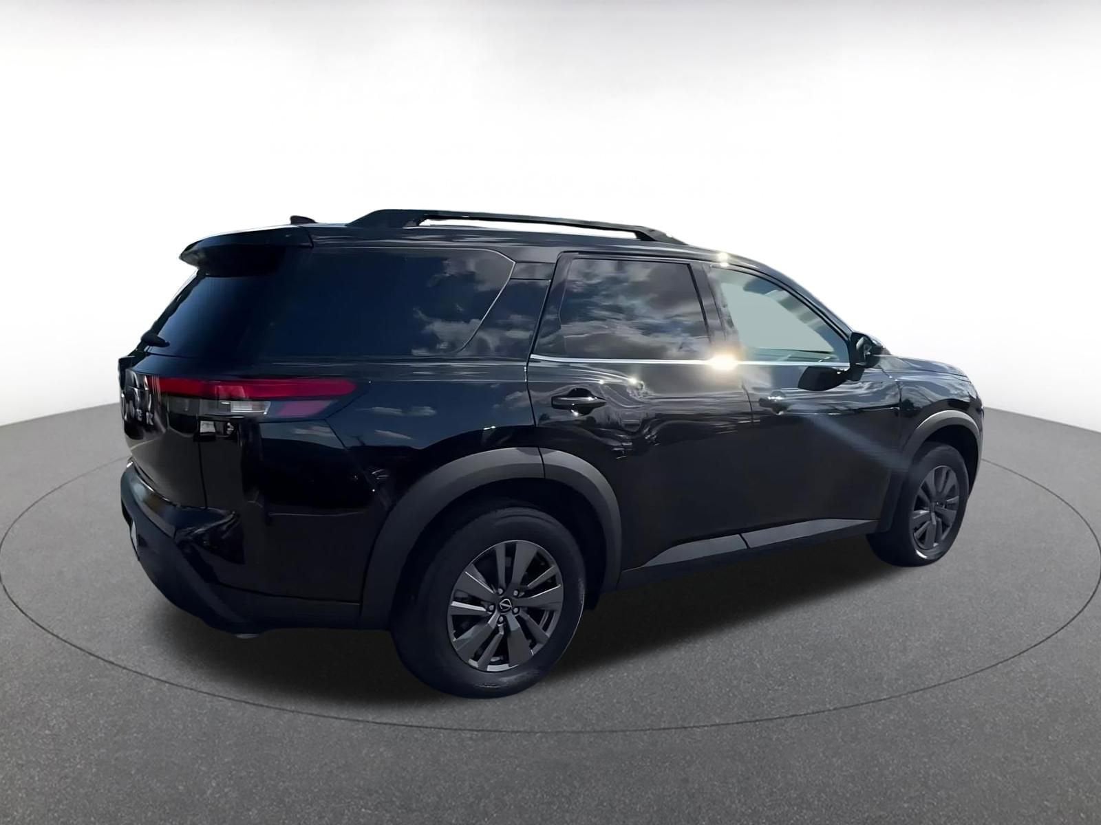Thumbnail: 2025 Nissan Pathfinder - 15