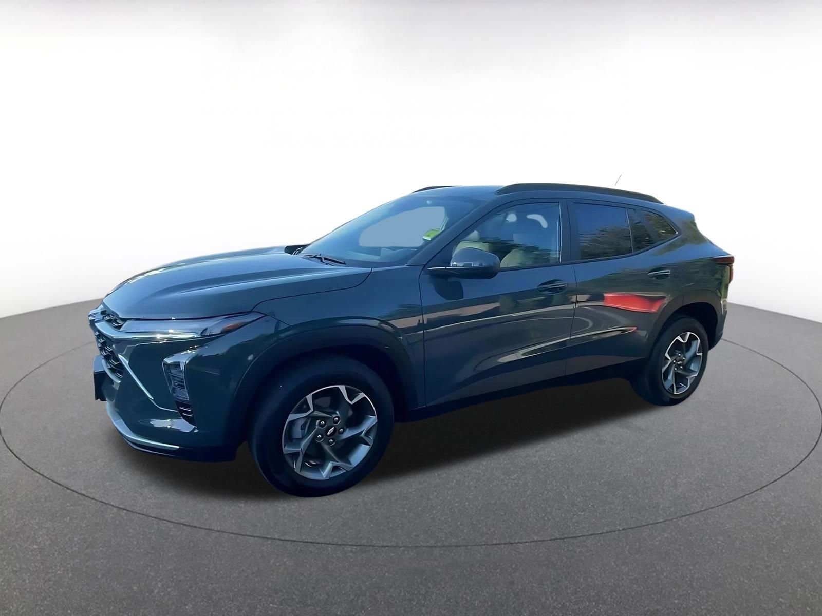 Thumbnail: 2025 Chevrolet Trax - 8