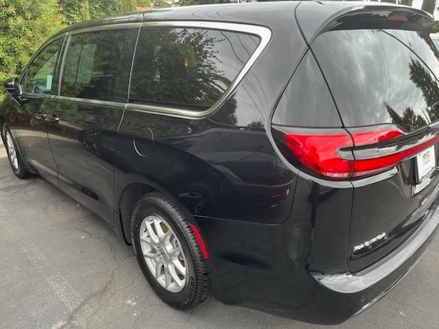 Thumbnail: 2025 Chrysler Pacifica - 3