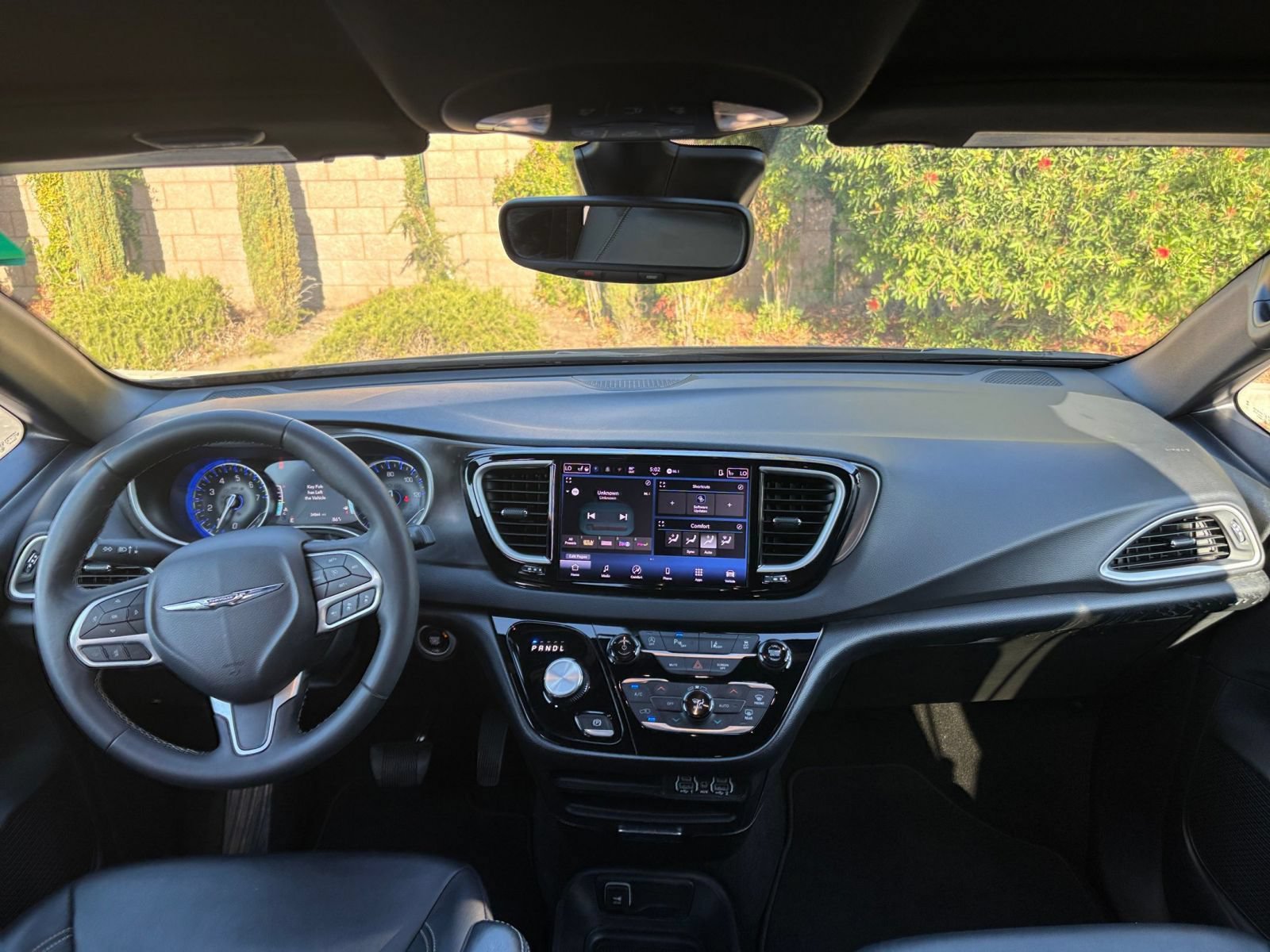Thumbnail: 2025 Chrysler Pacifica - 35