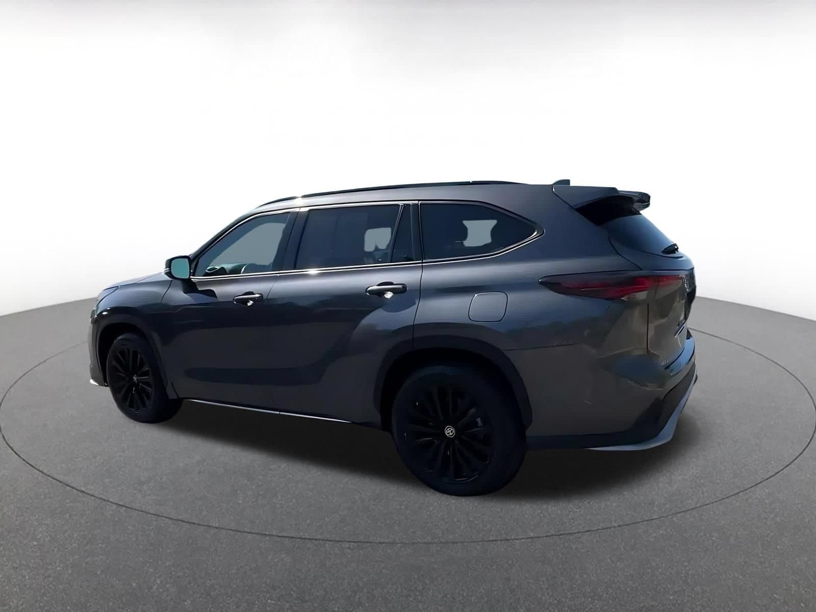 Thumbnail: 2025 Toyota Highlander - 8