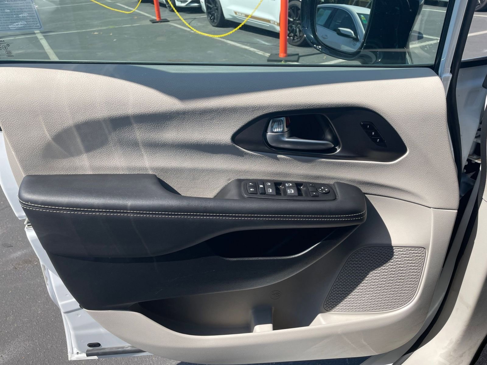 Thumbnail: 2024 Chrysler Pacifica - 18