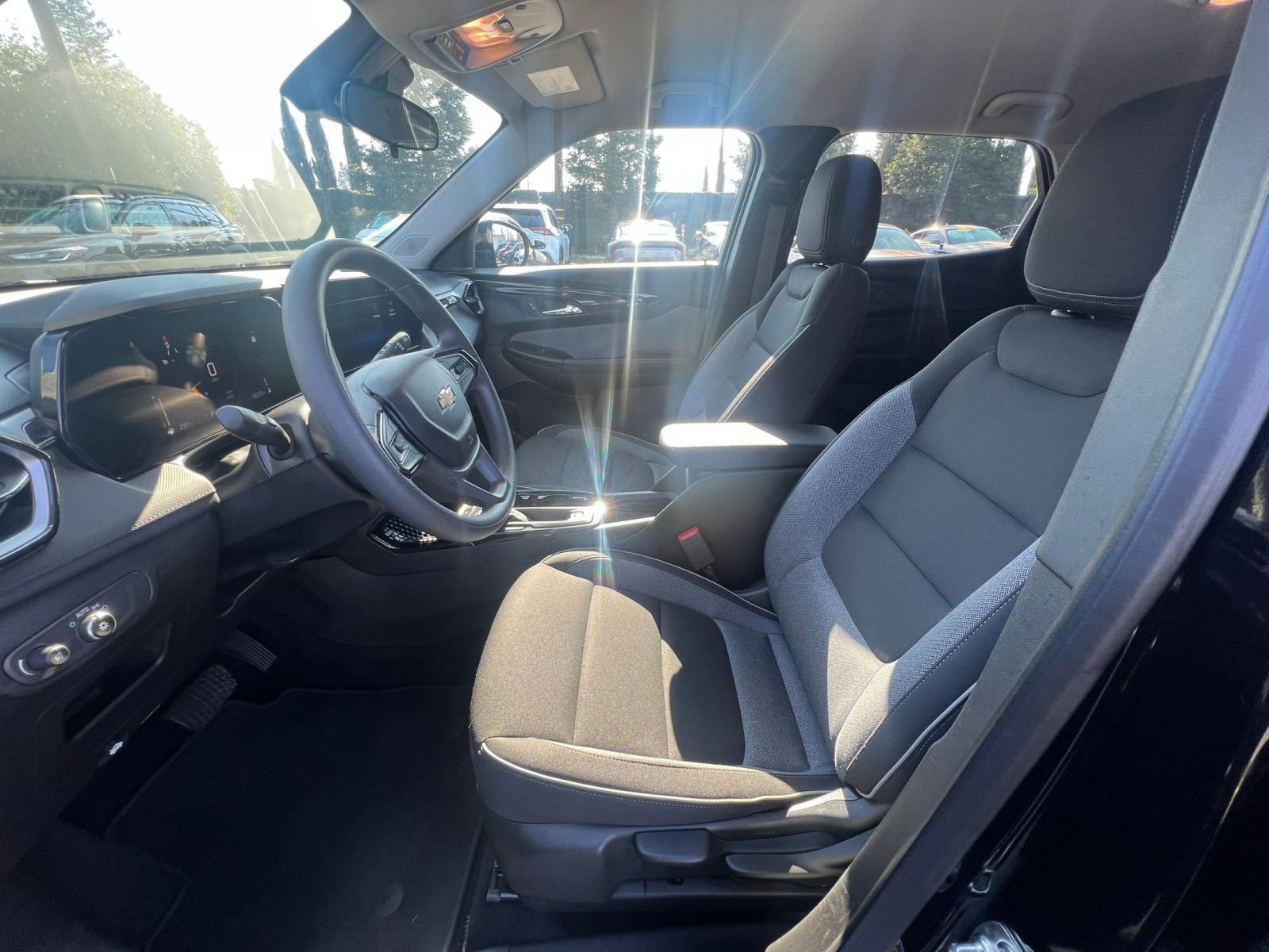 Thumbnail: 2025 Chevrolet TrailBlazer - 27