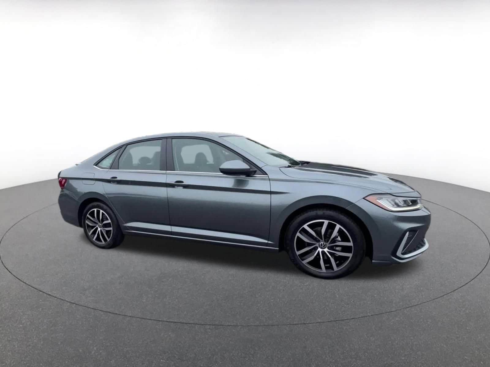 Thumbnail: 2025 Volkswagen Jetta - 2