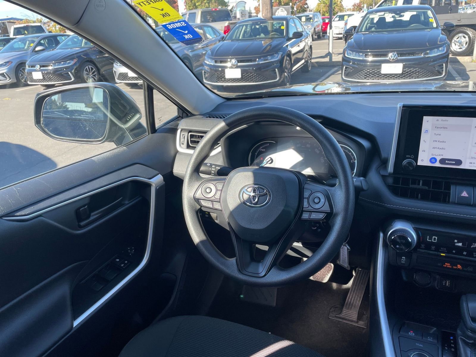 Thumbnail: 2025 Toyota RAV4 - 33