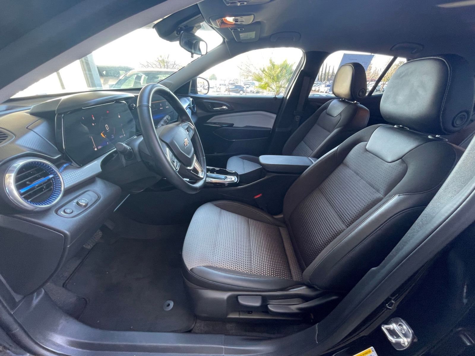 Thumbnail: 2025 Chevrolet Trax - 24