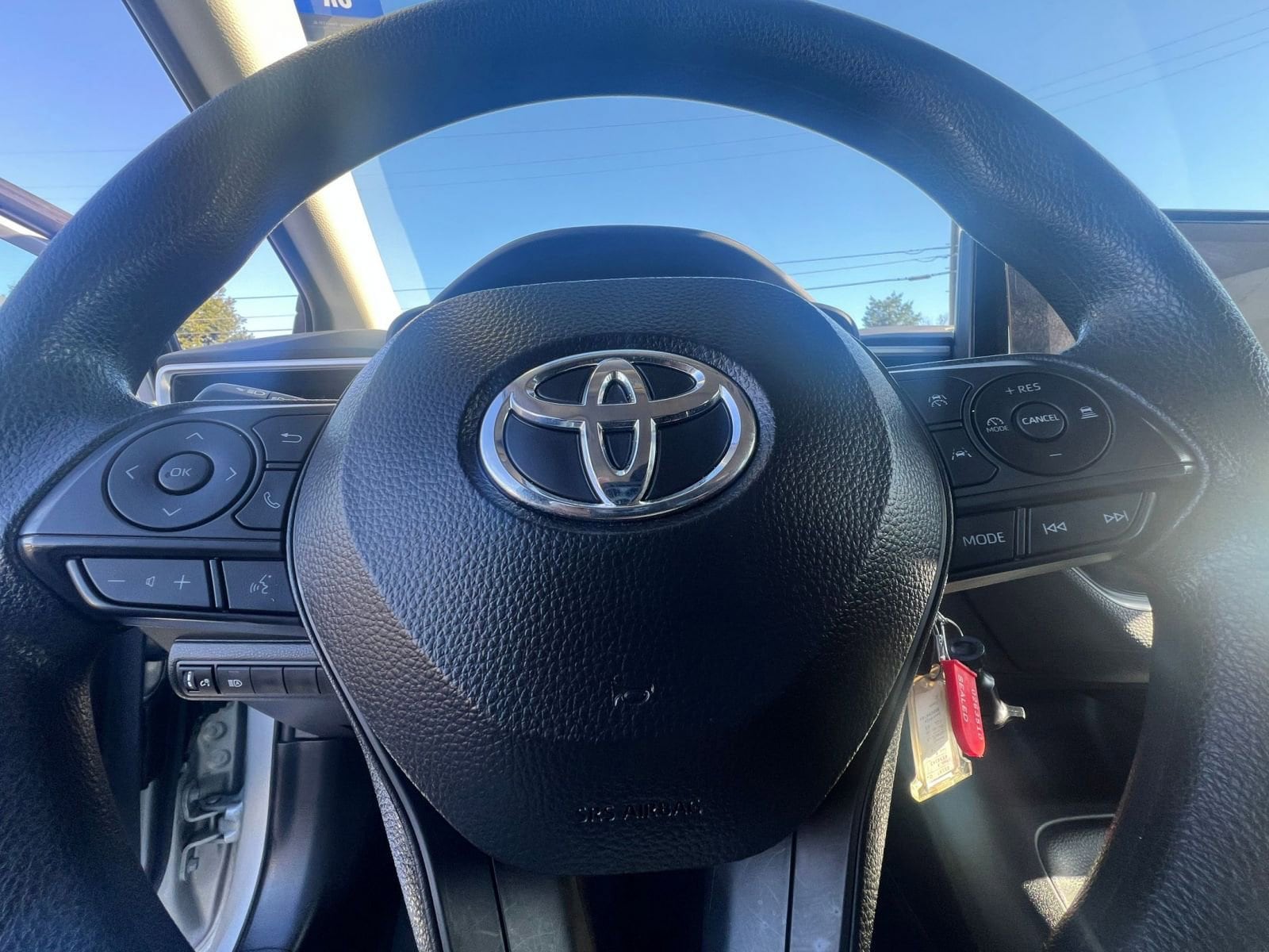 Thumbnail: 2025 Toyota Corolla - 28