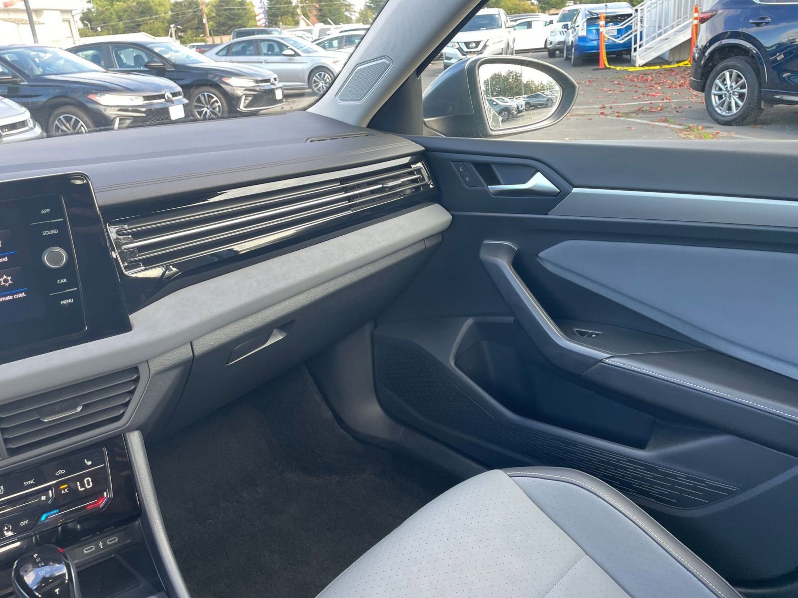 Thumbnail: 2025 Volkswagen Jetta - 35