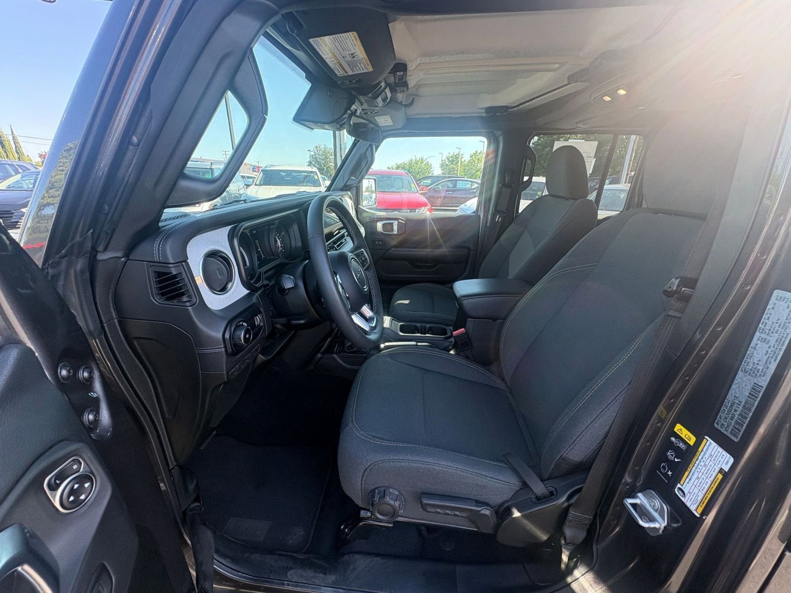 Thumbnail: 2025 Jeep Wrangler - 25