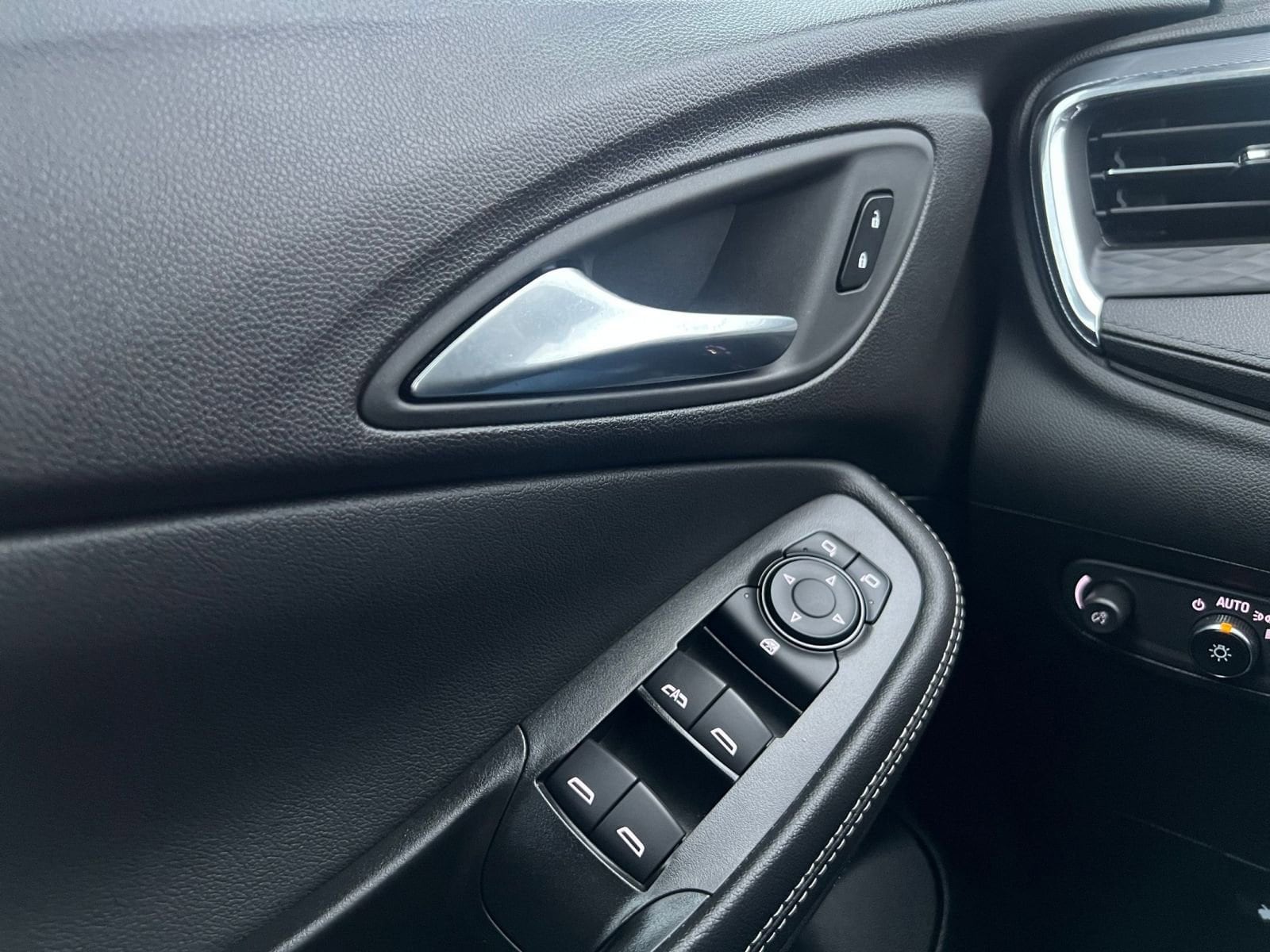 Thumbnail: 2025 Buick Encore GX - 20