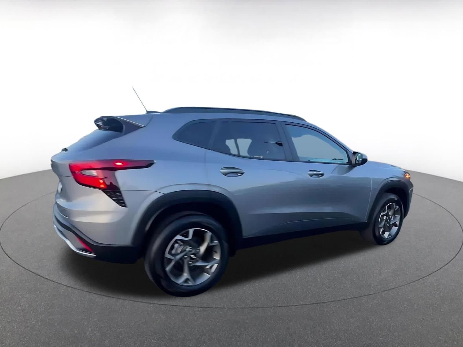 Thumbnail: 2025 Chevrolet Trax - 15