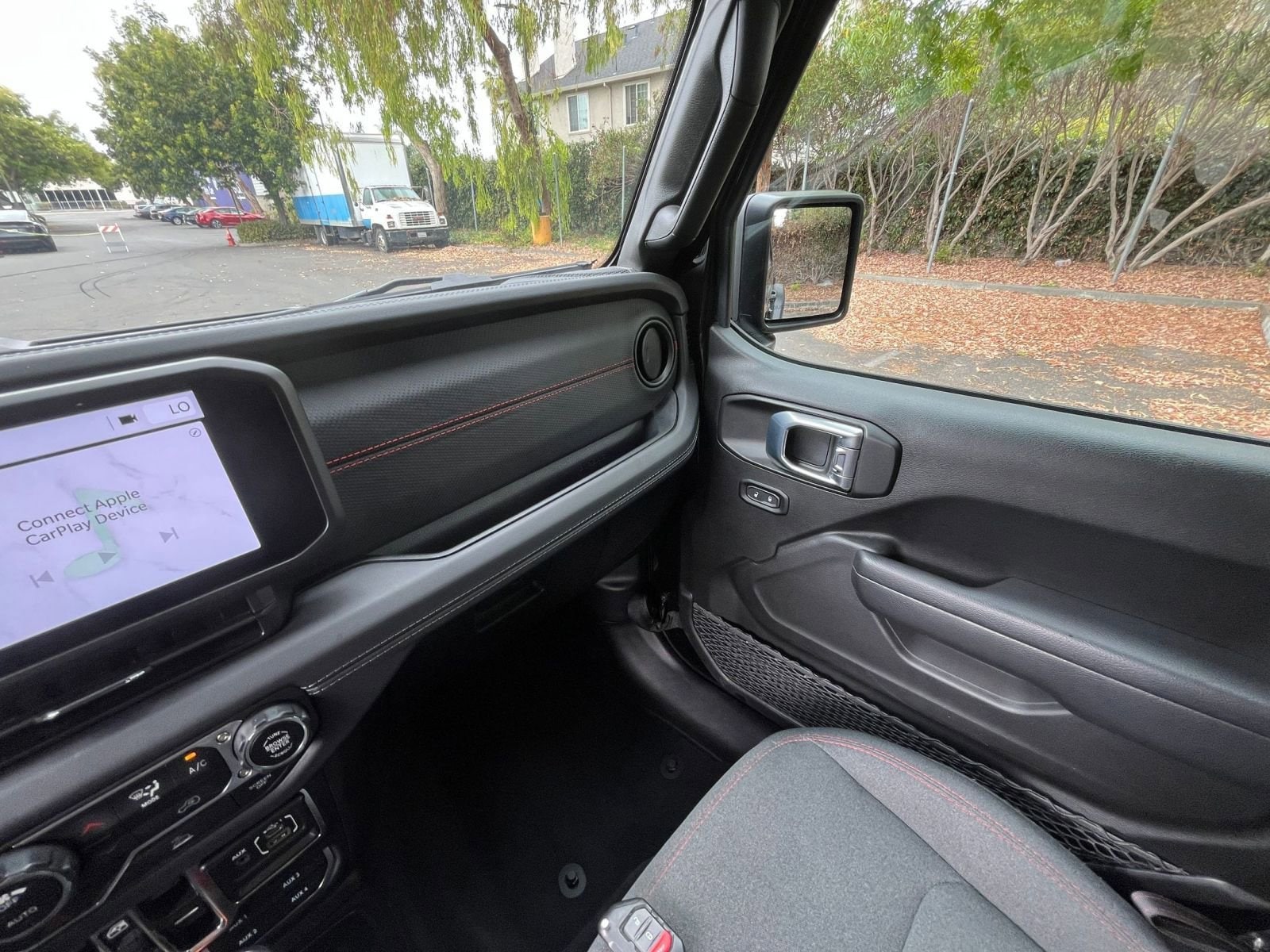 Thumbnail: 2025 Jeep Wrangler - 34