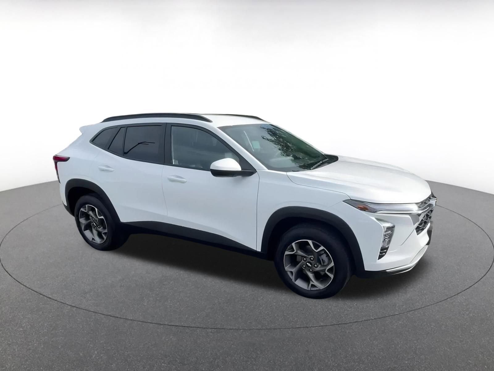 Thumbnail: 2025 Chevrolet Trax - 2