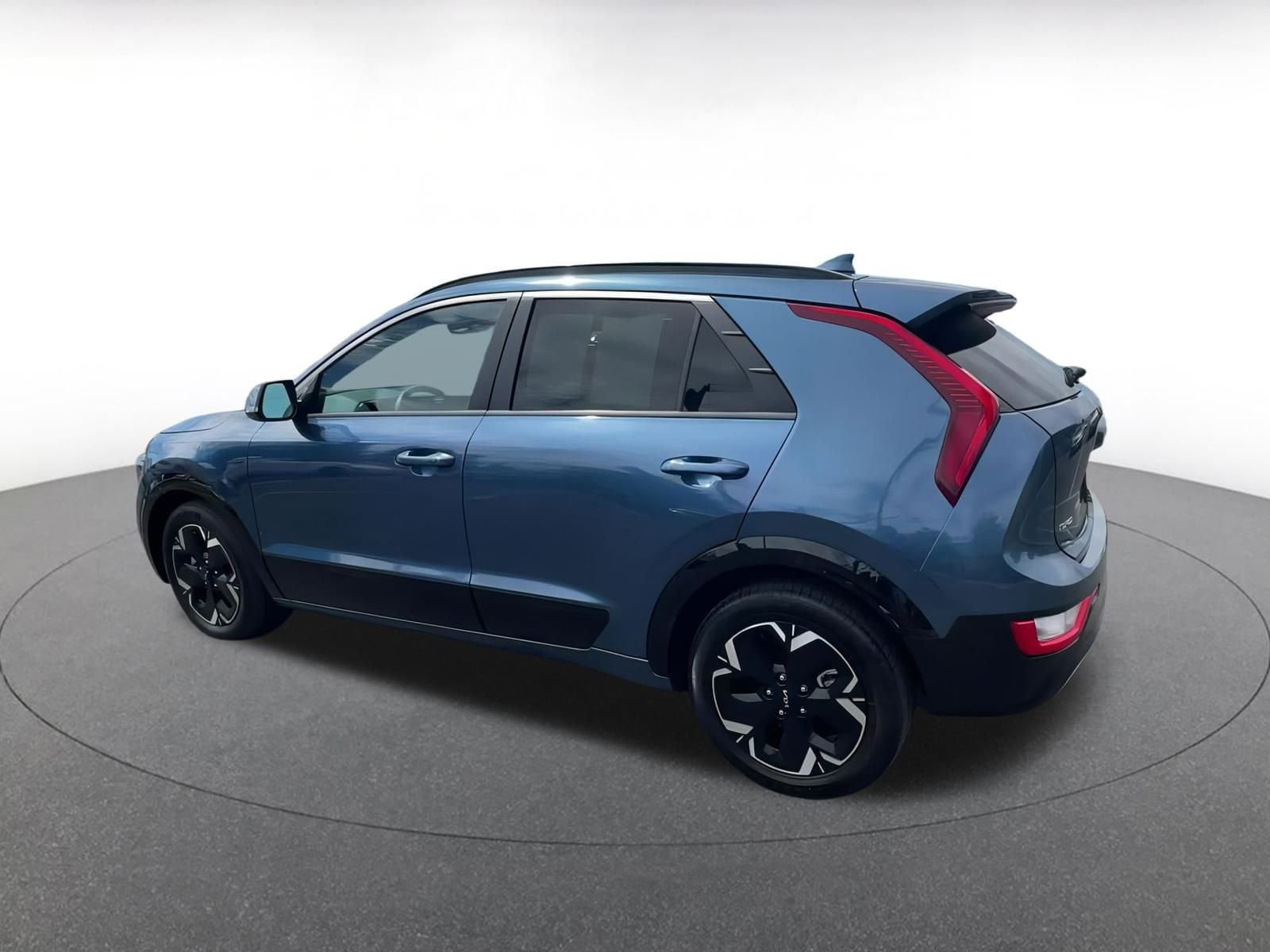 Thumbnail: 2023 Kia Niro - 10