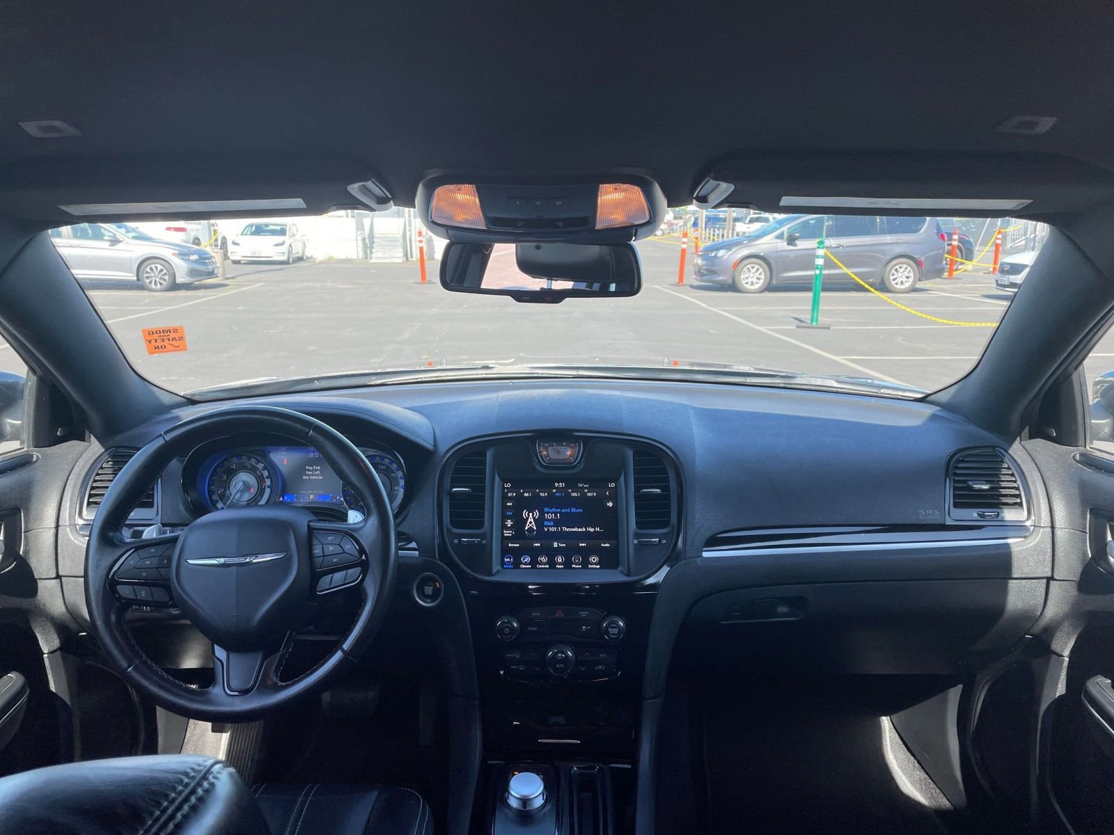 Thumbnail: 2020 Chrysler 300 - 32