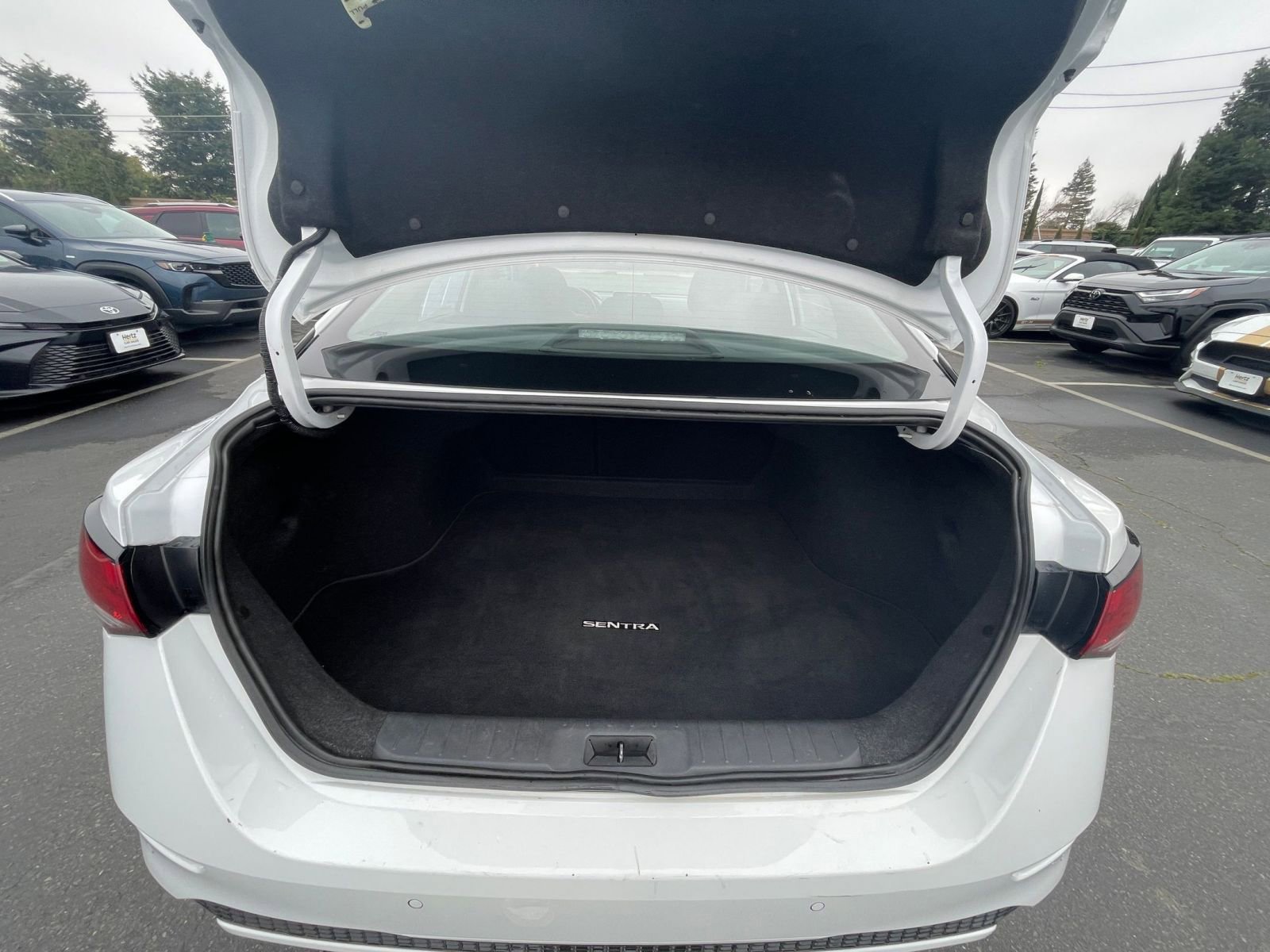 Thumbnail: 2025 Nissan Sentra - 25