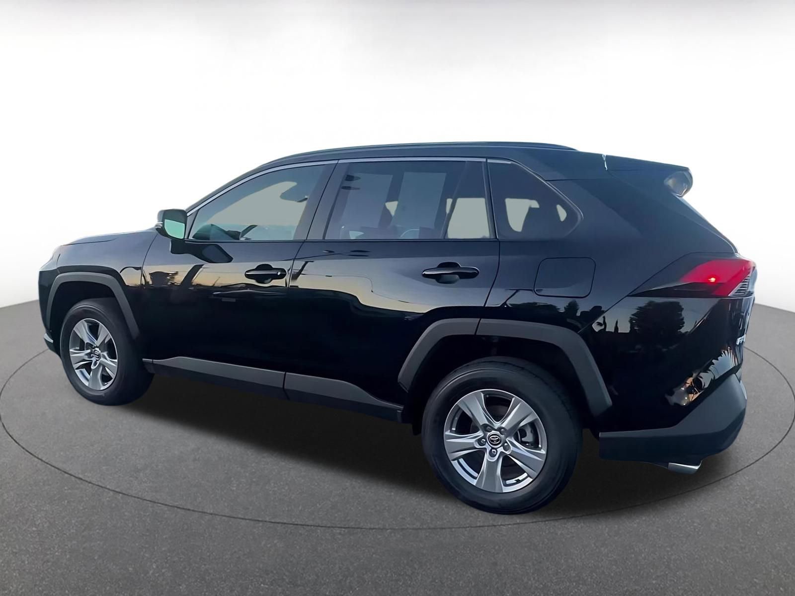 Thumbnail: 2025 Toyota RAV4 - 10