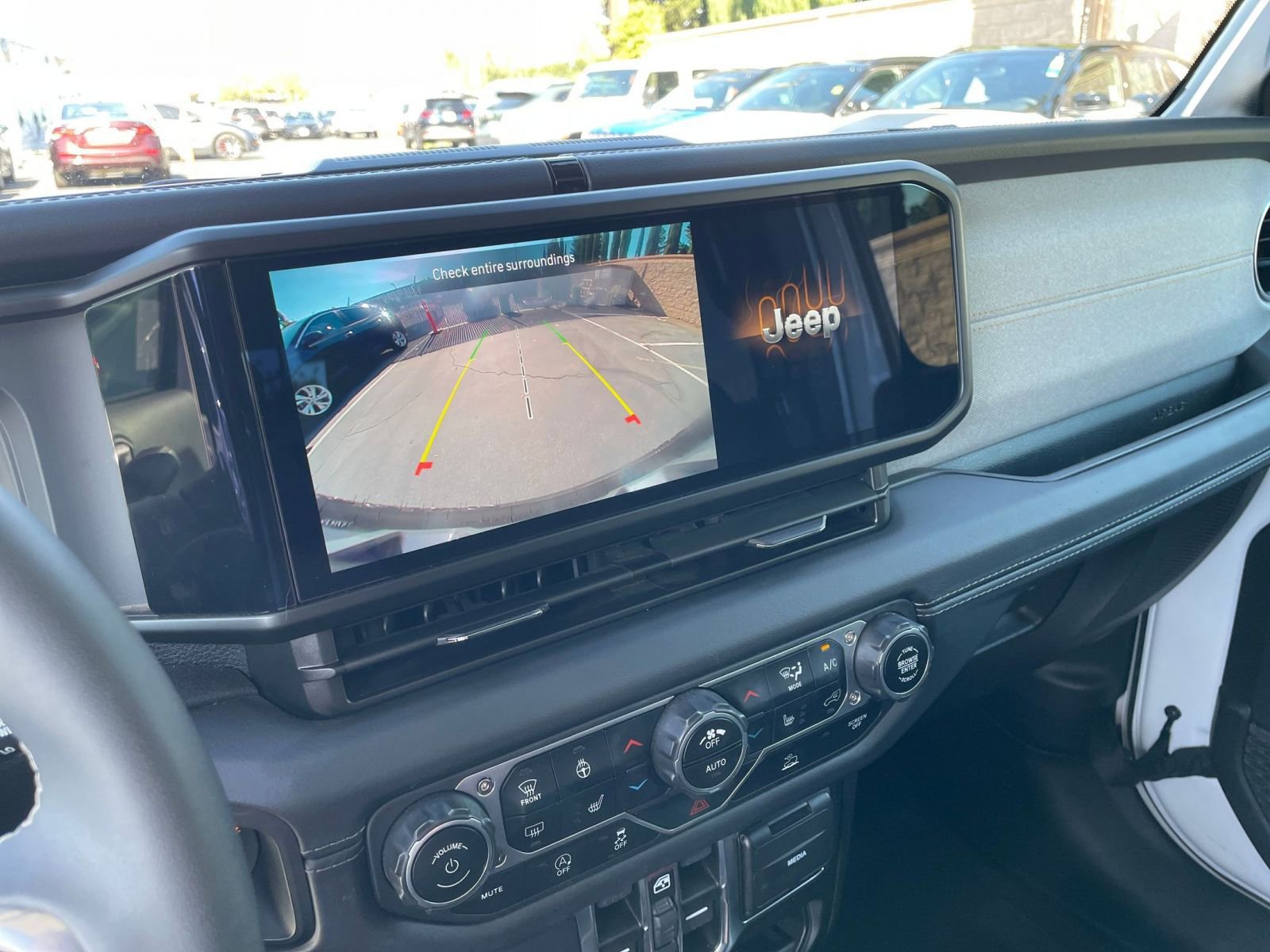 Thumbnail: 2025 Jeep Wrangler - 17