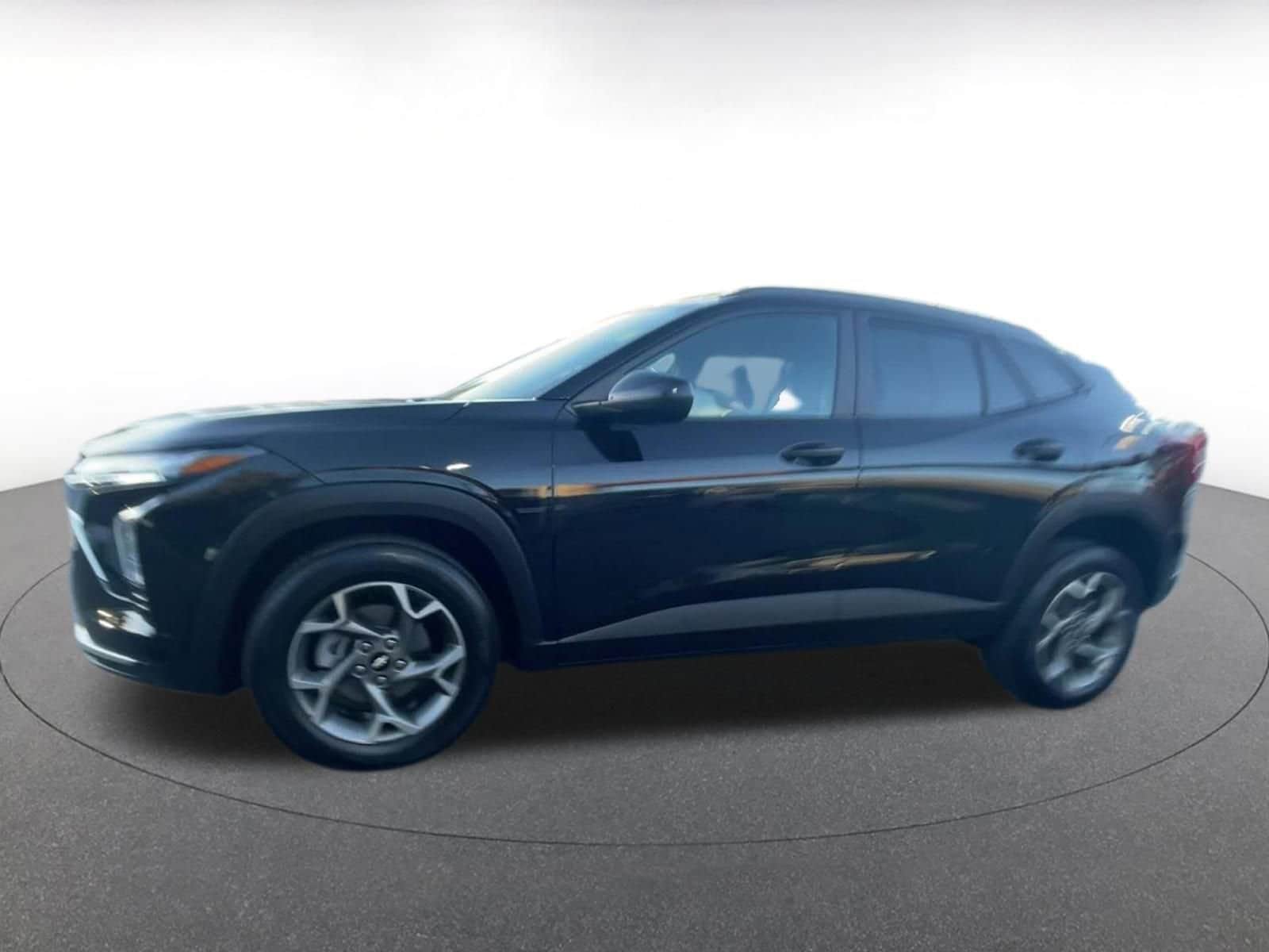 Thumbnail: 2025 Chevrolet Trax - 8